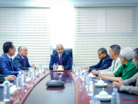 الرئيس الزُبيدي يوجه "التجارة" بالرقابة على أسعار السلع والخدمات