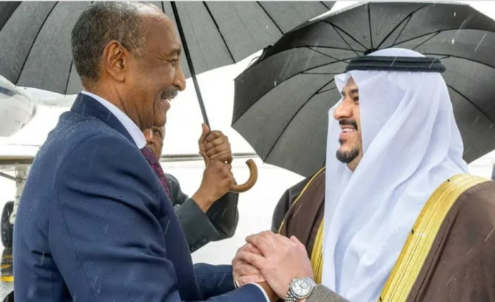 رئيس مجلس السيادة السوداني يصل الرياض 