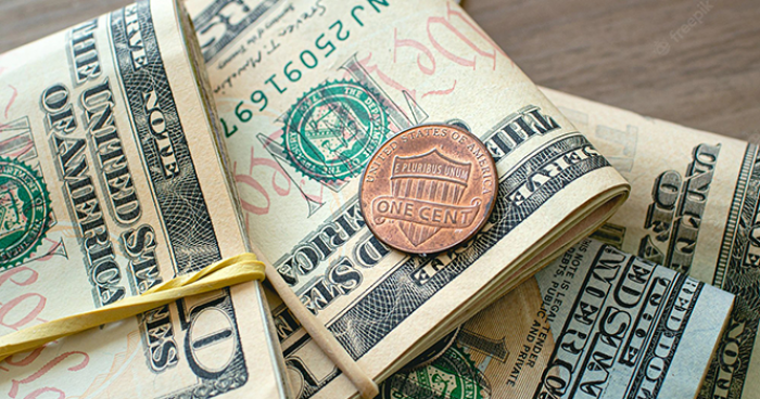 الدولار يتراجع قبيل قرارات الفائدة في أوروبا واليابان 