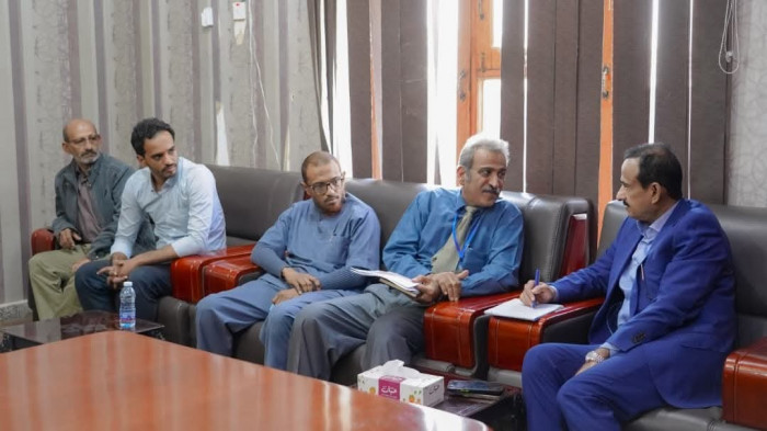 اطّلع عوض بن الوزير، محافظ شبوة، على مستوى الخدمات الطبية والعلاجية في مستشفى شبوة العام للأمومة والطفولة، خلال زيارة لمتابعة أوضاع القطاع الصحي.. وبحث في لقائه المدير العام للمستشفى، الدكتور صالح الحمصي، ومدراء الإدارات والأقسام المختصة، أوضاع المستشفى، وطبيعة الخدمات المقدَّمة، وسبل تطويرها لخدمة المرضى.. للتفاصيل. اقرأ المزيد من المشهد العربي 