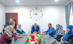 الرئيس الزُبيدي يتفقد سير العمل في الجهاز المركزي للإحصاء