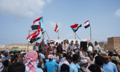 توافد المواطنون لساحة الاعتصام في سقطرى دعما لإعلان دولة الجنوب