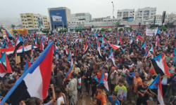 جماهير ساحة العروض تطالب بإعلان دولة الجنوب