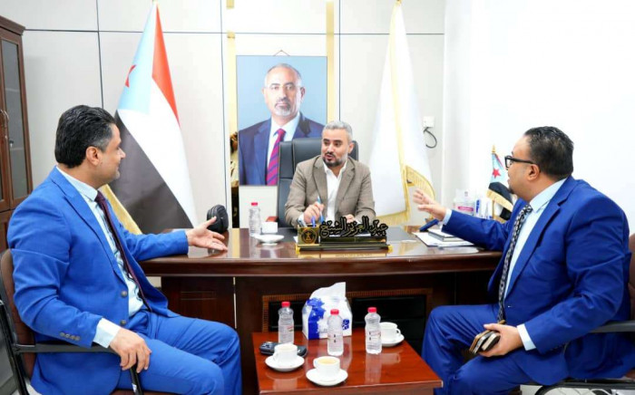 الشيخ يثمن الموقف الوطني لقيادات وكوادر وزارة الإعلام 