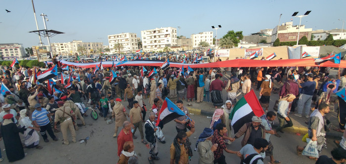 وصول أبناء يافع إلى ساحة العروض بالعاصمة عدن 