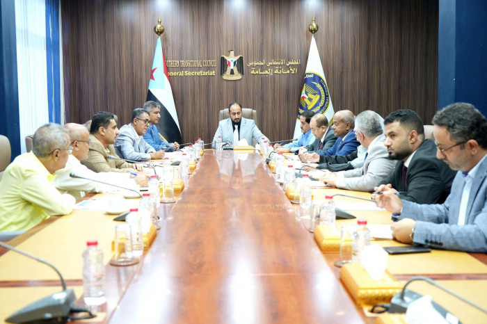 أمانة الانتقالي تناقش تقرير الأداء الدبلوماسي والسياسي للمجلس 