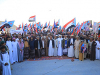 وفود القبائل تنضم إلى ساحة الاعتصام الشعبي في الغيضة