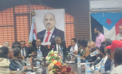 محافظ لحج يدعو إلى إعلان دولة الجنوب العربي