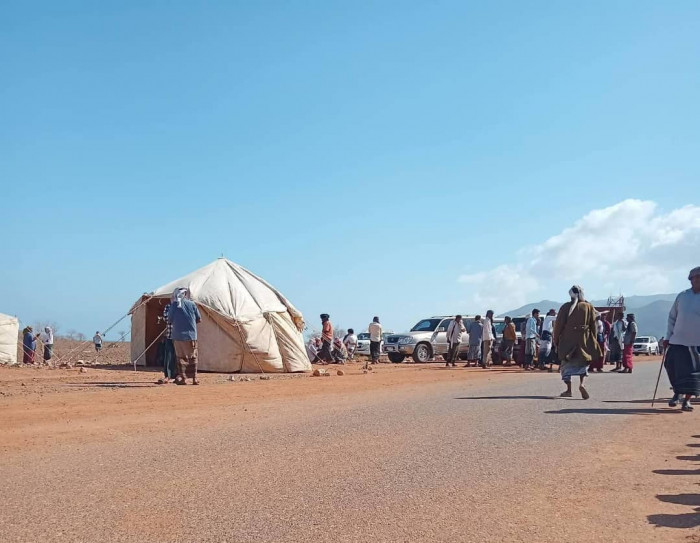 أبناء جزيرة سقطرى يطالبون بإعادة فتح مطار الجزيرة 