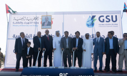 الرئيس الزُبيدي يضع حجر أساس المحطة الشمسية الإماراتية في أبين