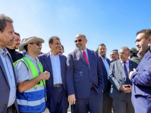 الرئيس الزُبيدي يزور مشروع سد حسان الاستراتيجي