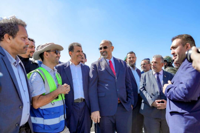 الرئيس الزُبيدي يزور مشروع سد حسان الاستراتيجي