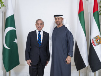 رئيس الإمارات يصل باكستان في زيارة رسمية