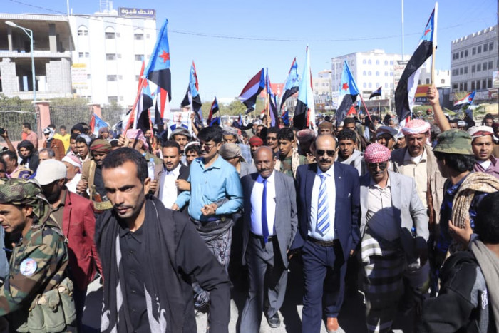 مسيرة شعبية في عتق تدعو إلى سرعة إعلان دولة الجنوب العربي 