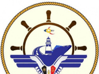 "النقل" تندد بقصف ميناء المكلا: مرفق تجاري حيوي