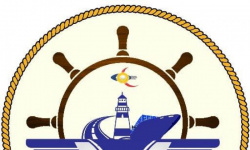 "النقل" تندد بقصف ميناء المكلا: مرفق تجاري حيوي