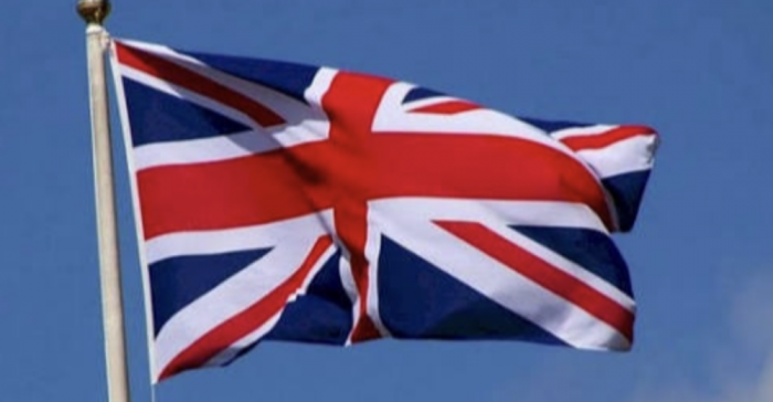 رحبت بريطانيا، بدعوة الحوار الجنوبي من أجل معالجة القضايا في الجنوب، مؤكدة دعمها للجهود الرامية إلى تهدئة الأوضاع والتوصل إلى حل سياسي شامل.. وثمن وزير شؤون الشرق الأوسط في الحكومة البريطانية، هيمش فولكنر، في تصريح اليوم الاثنين، الدعوات الصادرة من دولة الإمارات العربية المتحدة للتهدئة. اعلان دوله الجنوب العربي المشهد العربي للتفاصيل. اقرأ المزيد من المشهد العربي 