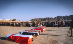 الرئيس الزبيدي في وداع الشهداء وزيارة الجرحى.. قيادة في قلب الميدان