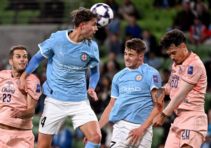 مانشستر سيتي يتعاقد مع الجناح سيمنيو من بورنموث 