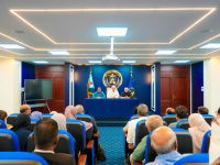 "الانتقالي": بيانات وفدنا بالرياض تصدر تحت التهديد و"الحل" باطل