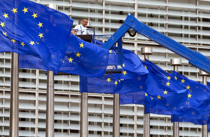 الاتحاد الأوروبي يبحث فرض عقوبات جديدة ضد إيران 