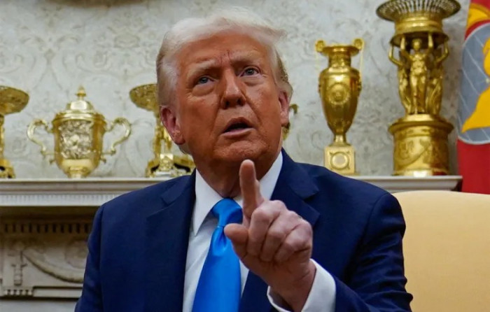 دعا الرئيس الأمريكي دونالد ترامب، اليوم، إلى إنهاء حكم علي خامنئي المرشد الإيراني الأعلى المستمر منذ (37 عامًا).. للتفاصيل. اقرأ المزيد من المشهد العربي 