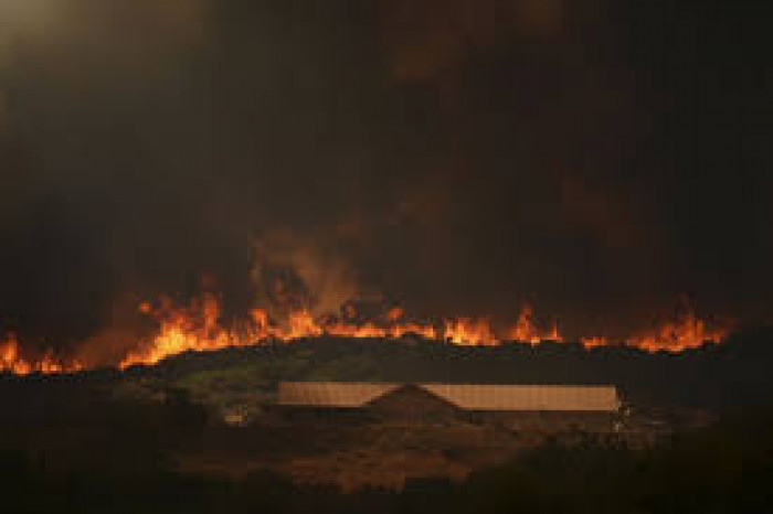 إجلاء حوالى 20 ألف شخص بسبب حرائق في جنوب تشيلي