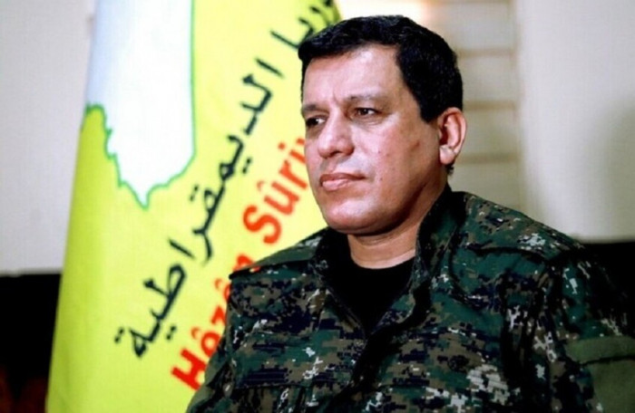 قائد قسد يؤكد الانسحاب من الرقة ودير الزور 