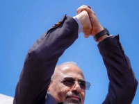 الشعب يجدد التفويض للزُبيدي.. الافتراءات لن تسقط رمز الجنوبيين