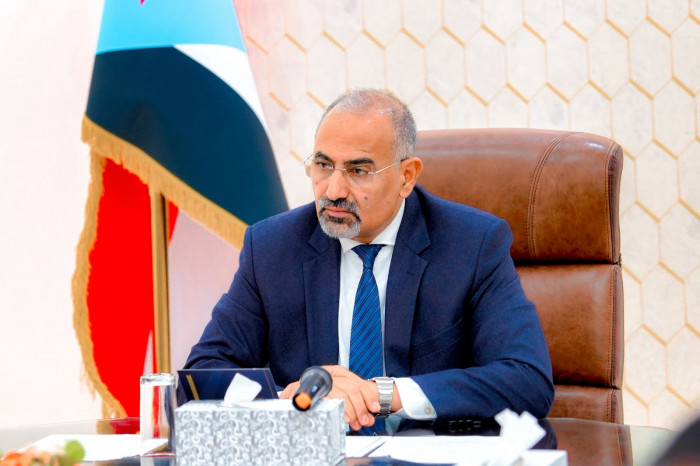 شعب الجنوب قال كلمته.. تفويض متجذر يمنح الرئيس الزُبيدي شرعية القرار والقيادة 