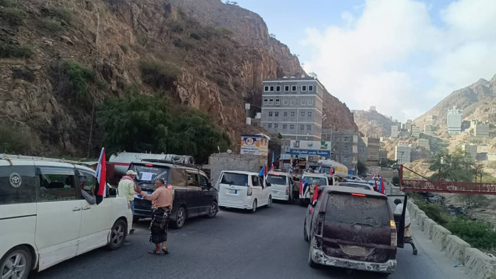مواكب أبناء يافع تزحف نحو عدن للمشاركة بمليونية الثبات 