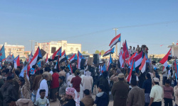 بدء توافد الحشود إلى ساحة الغيضة للمشاركة بمليونية الثبات