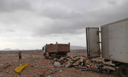 بعد ضبطها بمخزن.. إتلاف 9000 عبوة جبن فاسدة في المنصورة