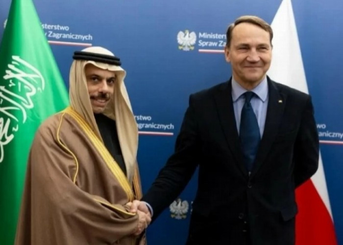 وزير الخارجية السعودي يلتقي نظيره البولندي في وارسو