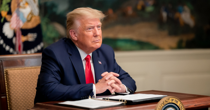 القضاء يبطل قرار ترامب بتعليق تمويل شواحن السيارات الكهربائية 