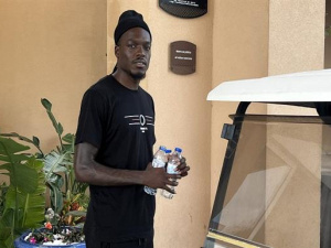 مهاجم الأهلي المصري الجديد يصل القاهرة