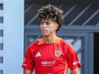 الأهلي المصري يُوقف ويُغرم لاعبه عاشور لتخلفه عن السفر لتنزانيا