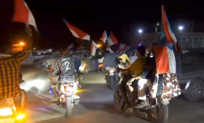 مسيرة جماهيرية في القطن تؤكد الاصطفاف حول الرئيس الزُبيدي