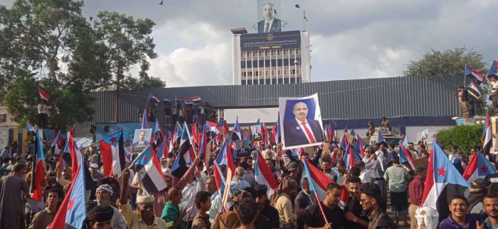 شعب الجنوب على عهد استعادة الدولة.. ثبات لا يتزحزح خلف المجلس الانتقالي شعب الجنوب على عهد استعادة الدولة.. ثبات لا يتزحزح خلف المجلس الانتقالي