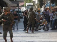 استشهاد فلسطيني وإصابة آخرين بالضفة الغربية