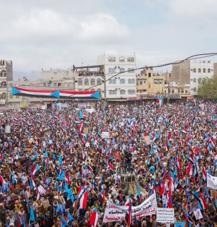 مليونية ردفان تجدد التفويض الشعبي للرئيس الزُبيدي والانتقالي 