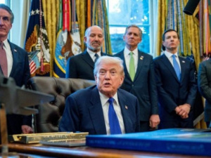 ترامب يطلق "بروجكت فولت" لتأمين المعادن النادرة