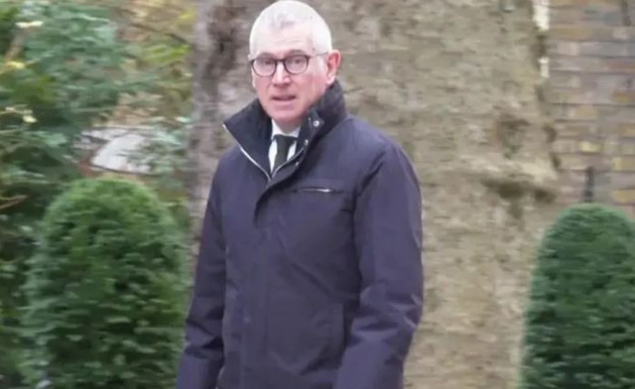 استقالة تيم ألان مدير اتصالات رئيس الوزراء البريطاني ستارمر 