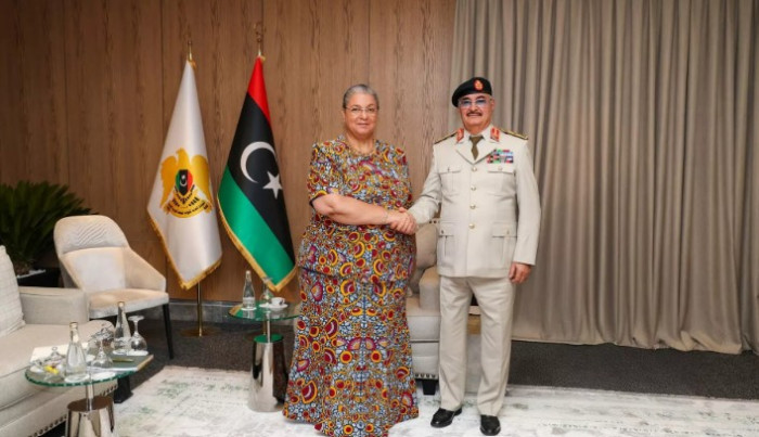 حفتر يبحث مع بعثة الأمم المتحدة الاستعداد للانتخابات في ليبيا