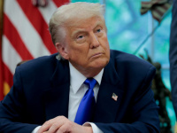 ترامب يهدد إيران: إما اتفاق أو اتخاذنا شيئًا صارمًا