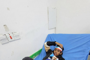 قمع متظاهري عتق في فعالية يوم الشهيد السلمية.. إرهاب يمني برعاية سعودية