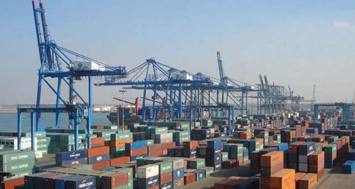 انكماش الصادرات الألمانية إلى أمريكا بنسبة 9.3% في 2025 