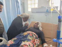 رئيس انتقالي شبوة يطمئن على جرحى فعالية إحياء يوم الشهيد