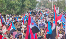 أبناء أبين في ساحة الحرية بزنجبار دعما لقرارات الرئيس الزُبيدي