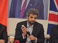 الرئيس الزُبيدي يوجه التحية للجالية الجنوبية في بريطانيا